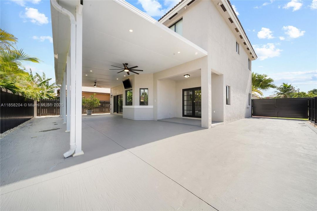 最近租的: $3,500 (4 贝兹, 2 浴室, 2484 平方英尺)