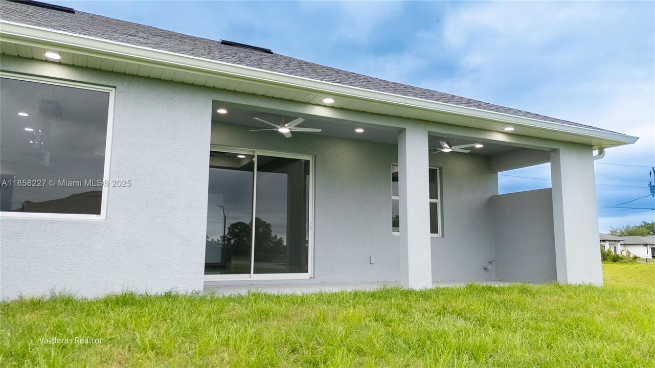 На продажу: $375,000 (3 спален, 2 ванн, 1600 Квадратных фут)