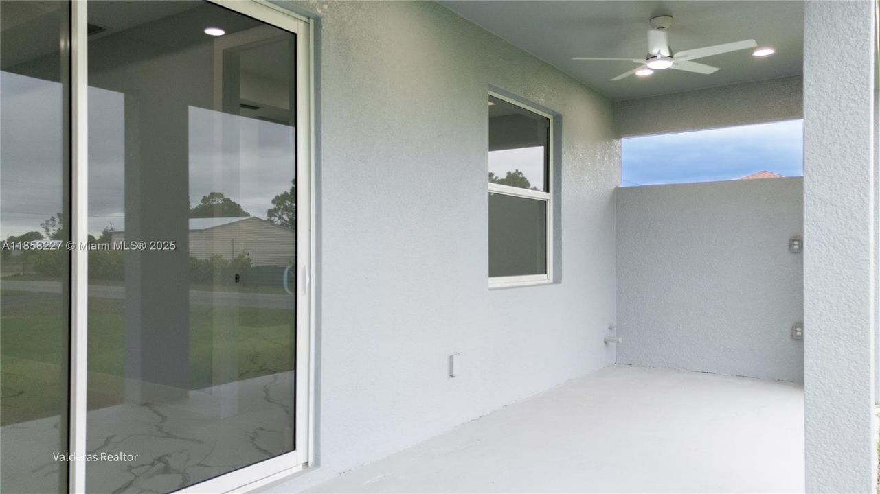 На продажу: $375,000 (3 спален, 2 ванн, 1600 Квадратных фут)