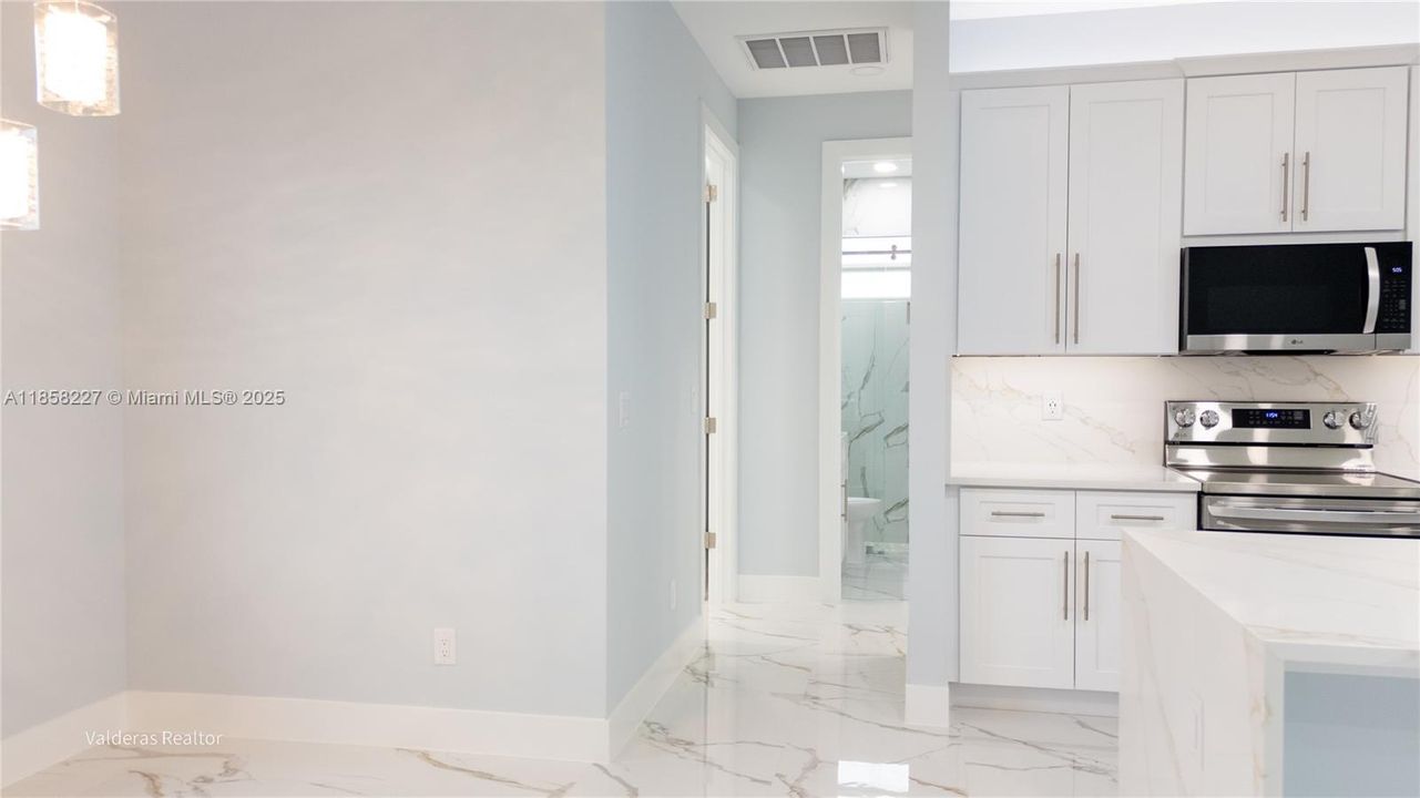 На продажу: $375,000 (3 спален, 2 ванн, 1600 Квадратных фут)