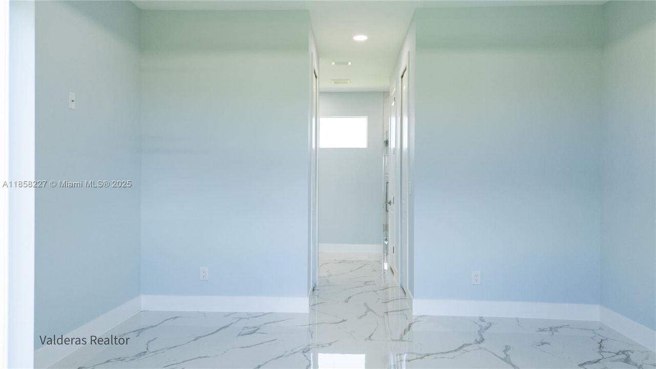 На продажу: $375,000 (3 спален, 2 ванн, 1600 Квадратных фут)