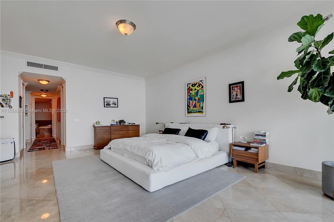 For Sale: $5,450,000 (4 beds, 4 baths, 3640 Square Feet)