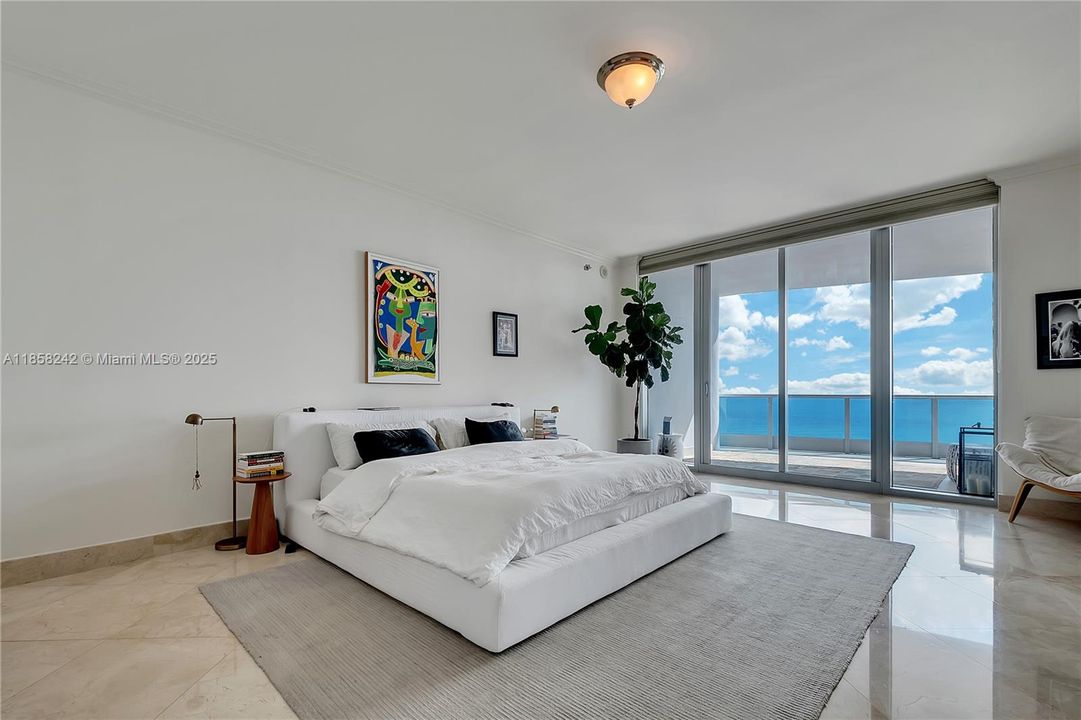 For Sale: $5,450,000 (4 beds, 4 baths, 3640 Square Feet)