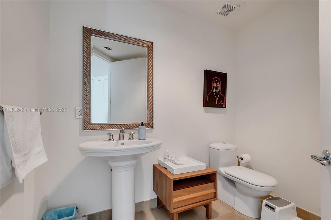 For Sale: $5,450,000 (4 beds, 4 baths, 3640 Square Feet)