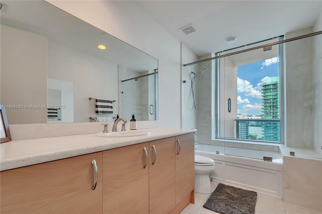 For Sale: $5,450,000 (4 beds, 4 baths, 3640 Square Feet)