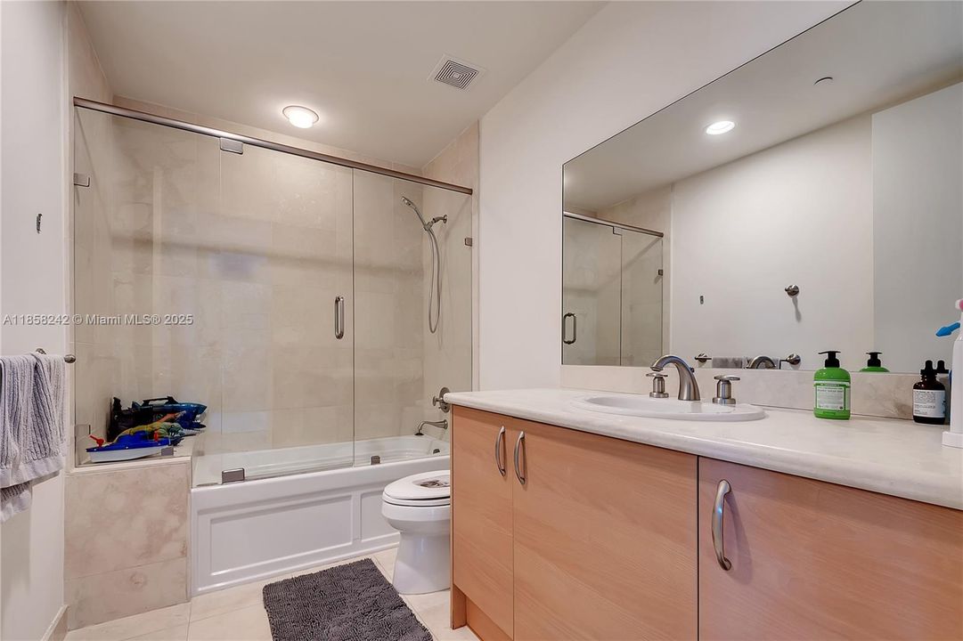 For Sale: $5,450,000 (4 beds, 4 baths, 3640 Square Feet)