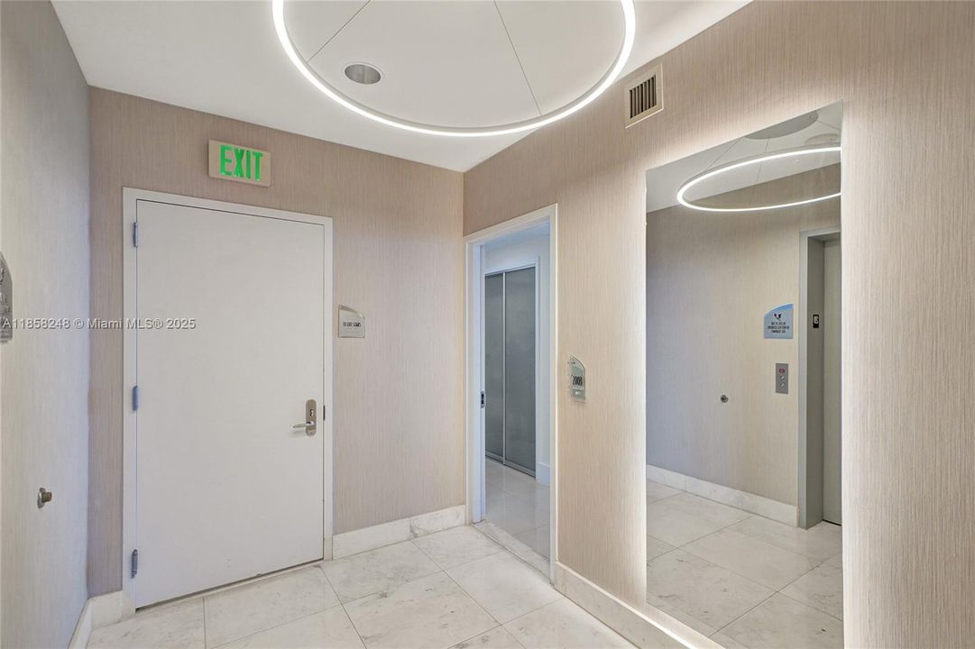 待售: $1,250,000 (1 贝兹, 1 浴室, 858 平方英尺)