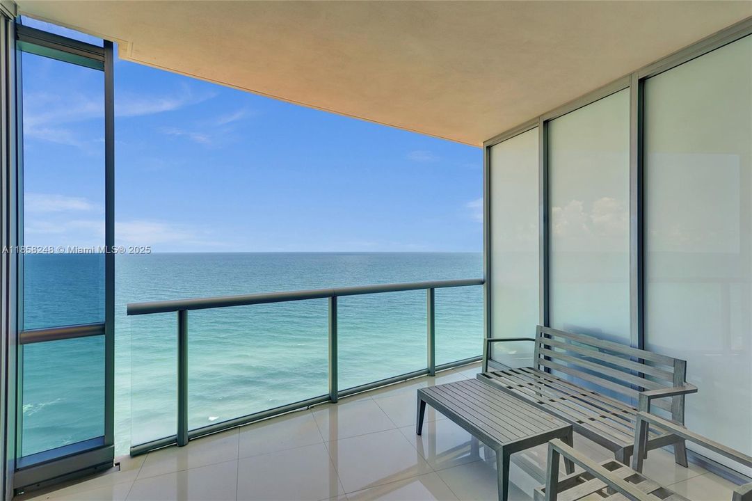 待售: $1,250,000 (1 贝兹, 1 浴室, 858 平方英尺)