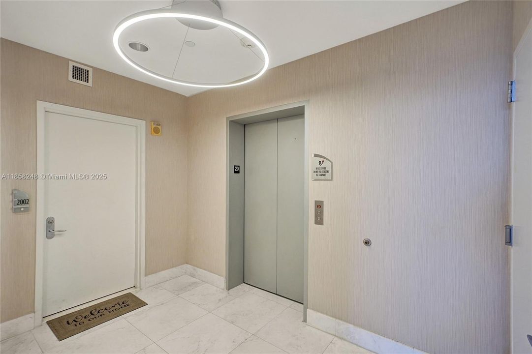 待售: $1,250,000 (1 贝兹, 1 浴室, 858 平方英尺)