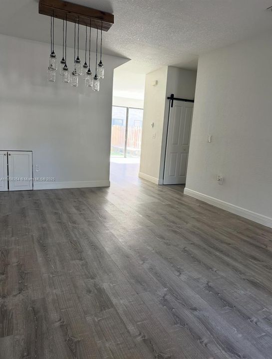 На продажу: $440,000 (4 спален, 3 ванн, 1736 Квадратных фут)