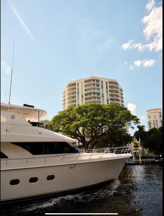 Active With Contract: $1,500,000 (2 beds, 2 baths, 1268 Square Feet)