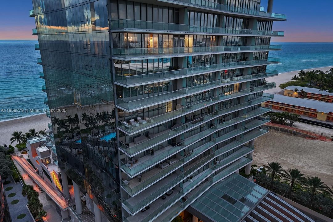 待售: $17,999,000 (6 贝兹, 6 浴室, 6049 平方英尺)