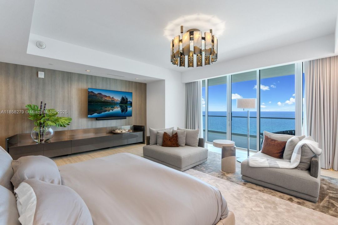 待售: $17,999,000 (6 贝兹, 6 浴室, 6049 平方英尺)