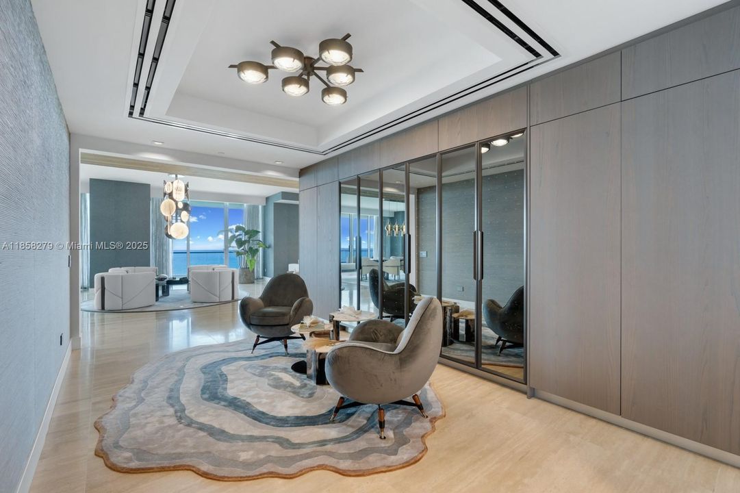 待售: $17,999,000 (6 贝兹, 6 浴室, 6049 平方英尺)