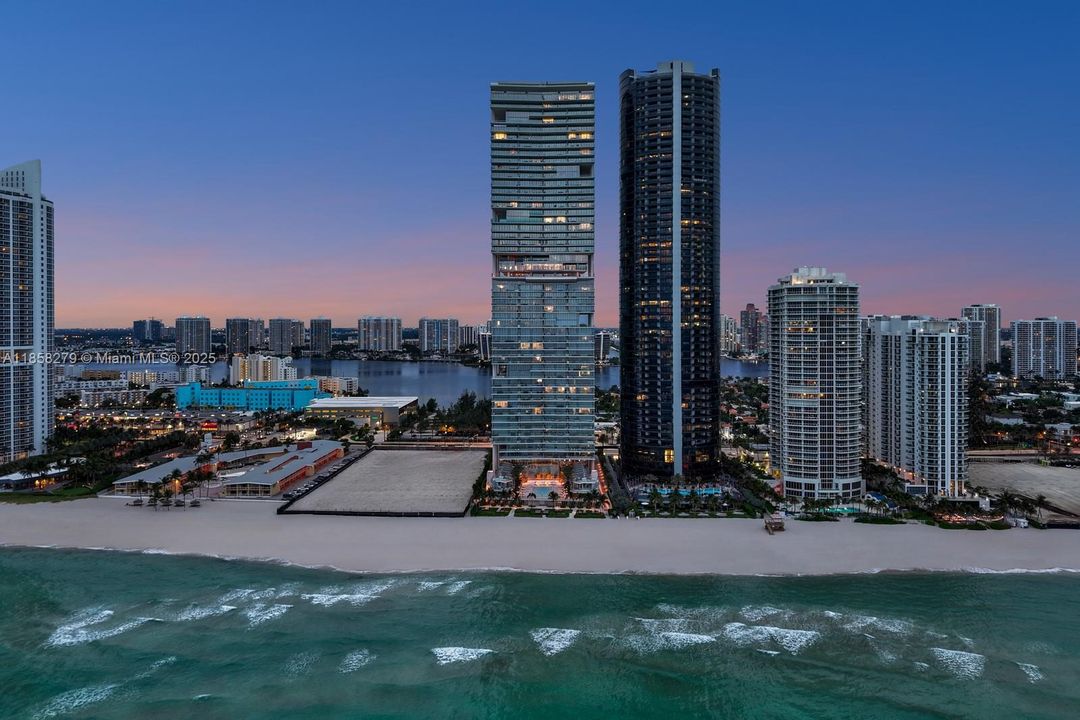 待售: $17,999,000 (6 贝兹, 6 浴室, 6049 平方英尺)