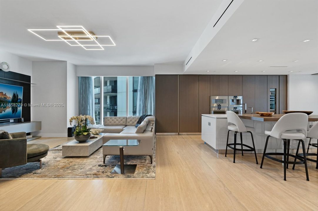 待售: $17,999,000 (6 贝兹, 6 浴室, 6049 平方英尺)