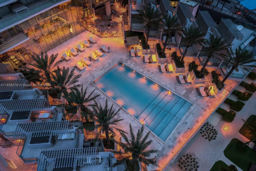 待售: $17,999,000 (6 贝兹, 6 浴室, 6049 平方英尺)