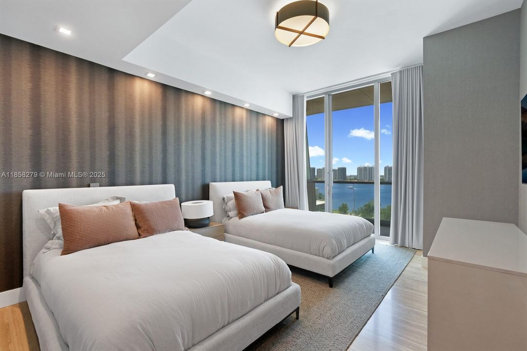 待售: $17,999,000 (6 贝兹, 6 浴室, 6049 平方英尺)