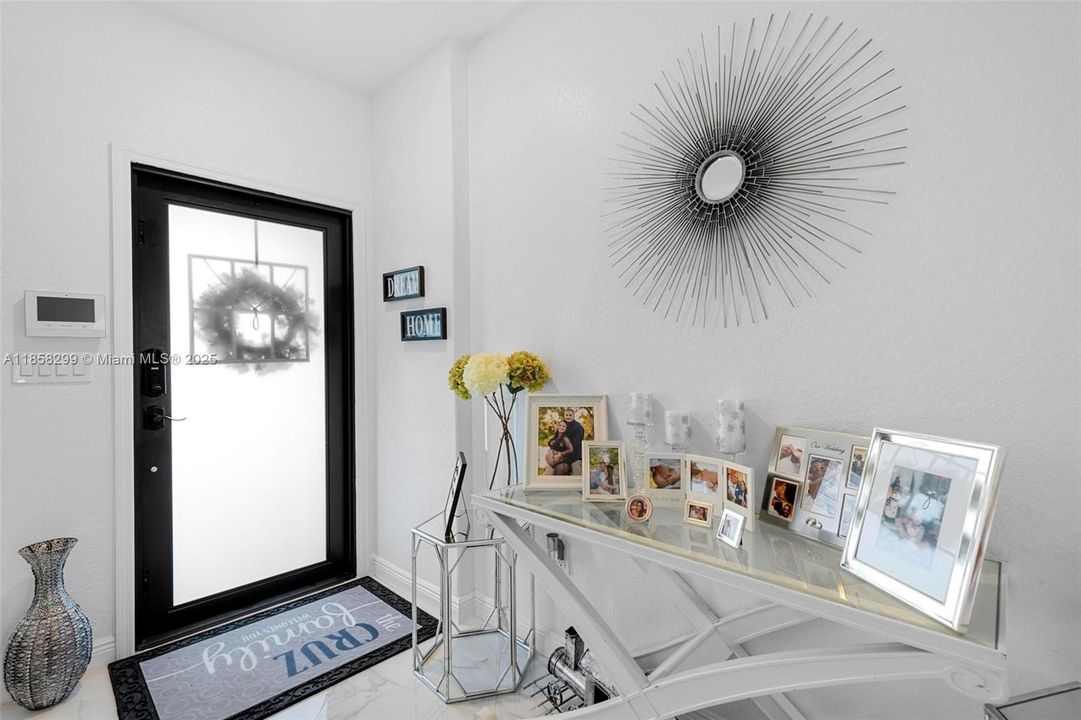 Недавно продано: $435,000 (3 спален, 2 ванн, 1693 Квадратных фут)