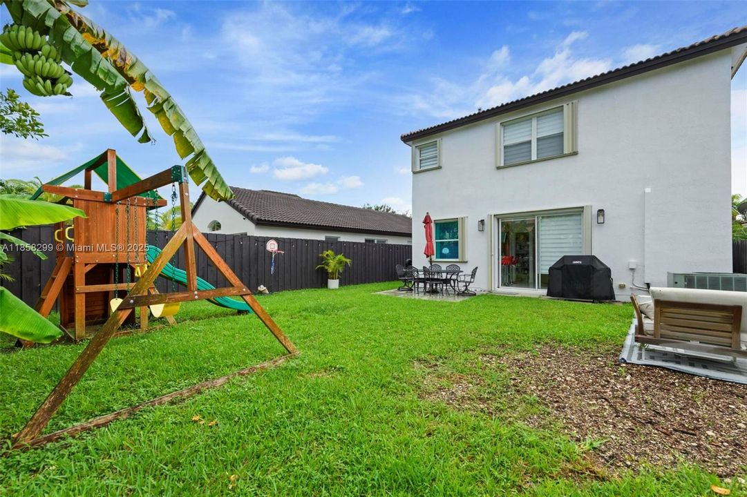 Недавно продано: $435,000 (3 спален, 2 ванн, 1693 Квадратных фут)