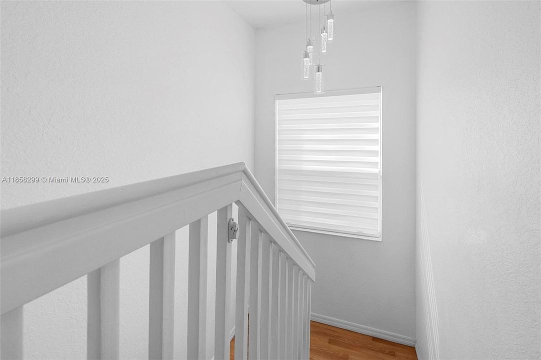 Недавно продано: $435,000 (3 спален, 2 ванн, 1693 Квадратных фут)