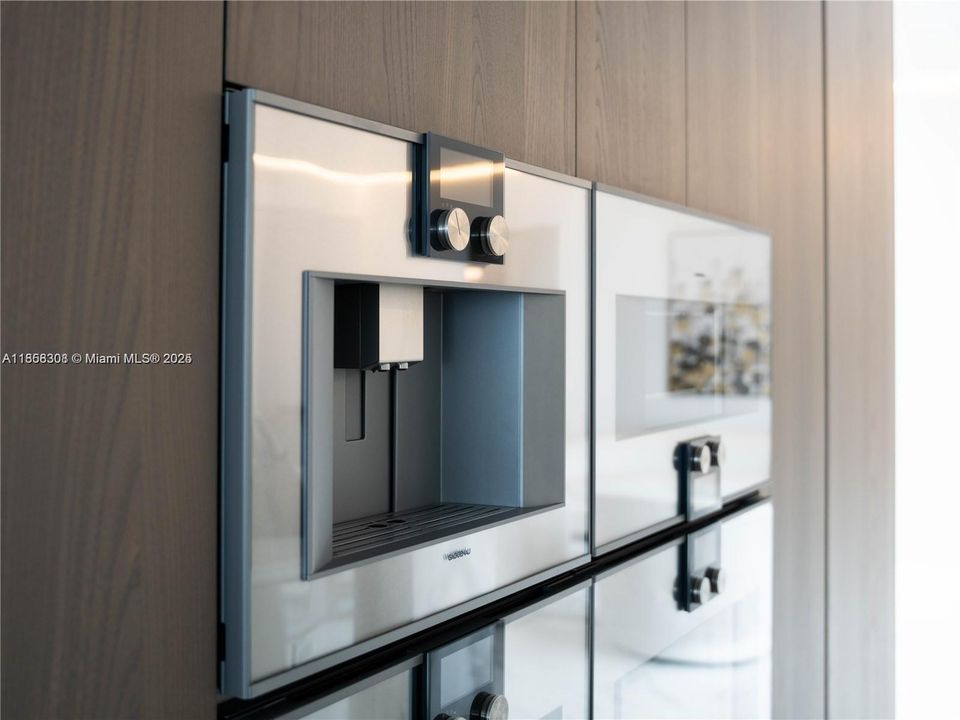 На продажу: $7,500,000 (4 спален, 5 ванн, 3252 Квадратных фут)