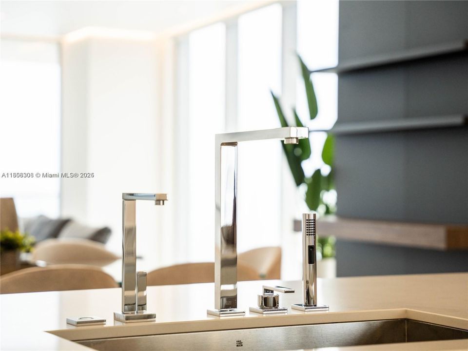 На продажу: $7,500,000 (4 спален, 5 ванн, 3252 Квадратных фут)