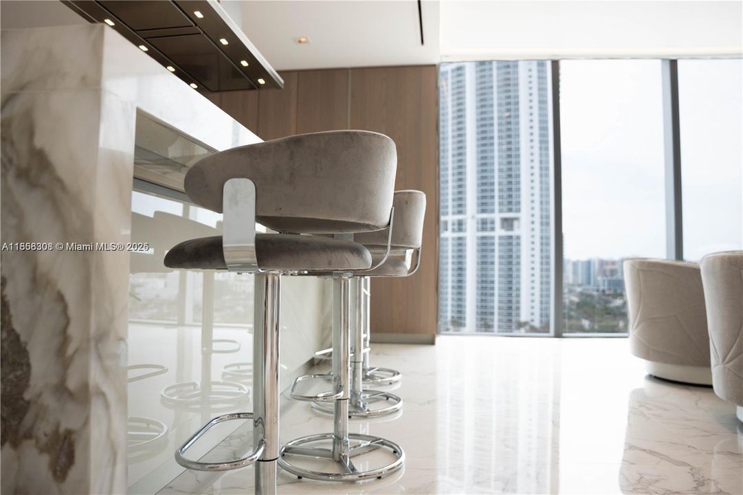 На продажу: $7,500,000 (4 спален, 5 ванн, 3252 Квадратных фут)