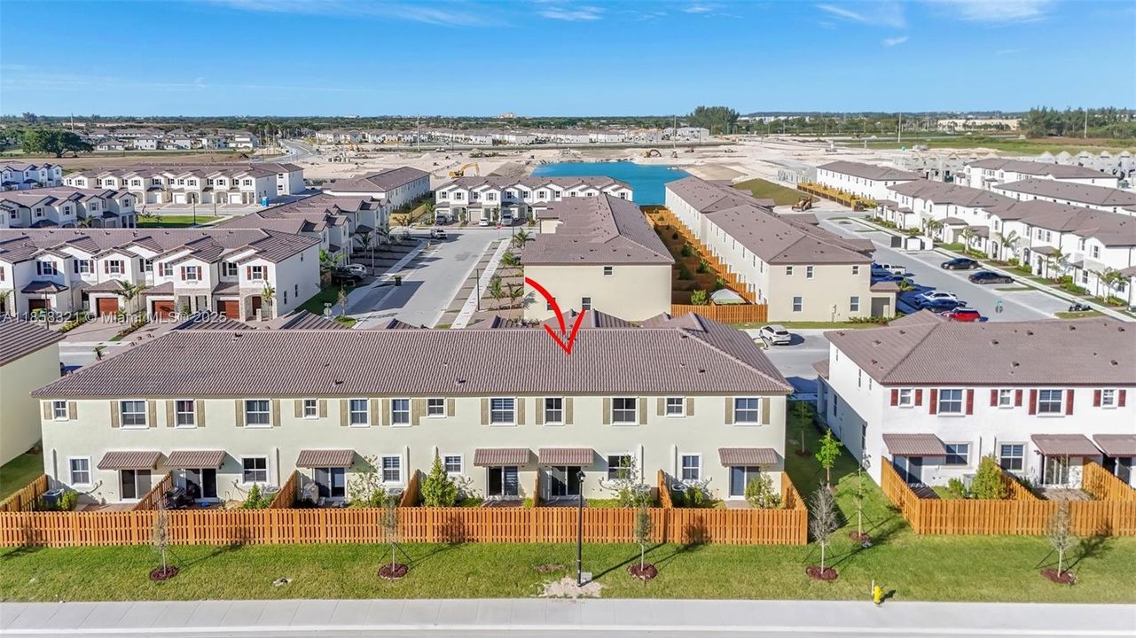 合同活跃: $3,500 (3 贝兹, 2 浴室, 1827 平方英尺)