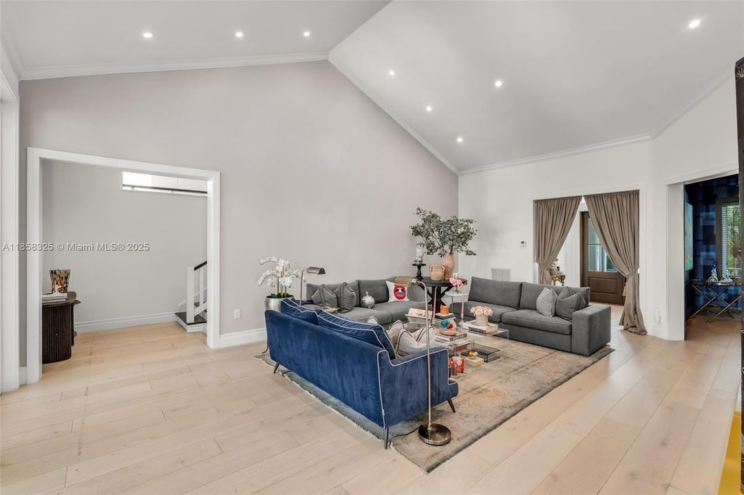 For Sale: $4,545,000 (6 beds, 5 baths, 3436 Square Feet)