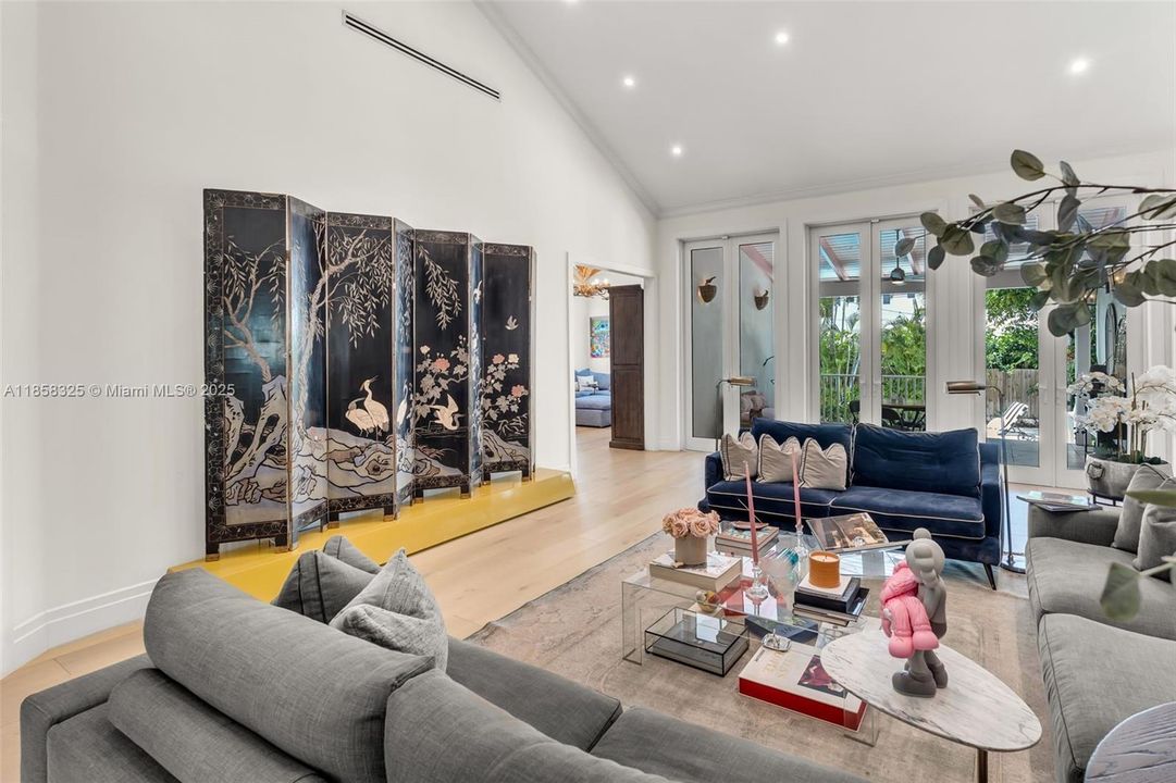 For Sale: $4,545,000 (6 beds, 5 baths, 3436 Square Feet)