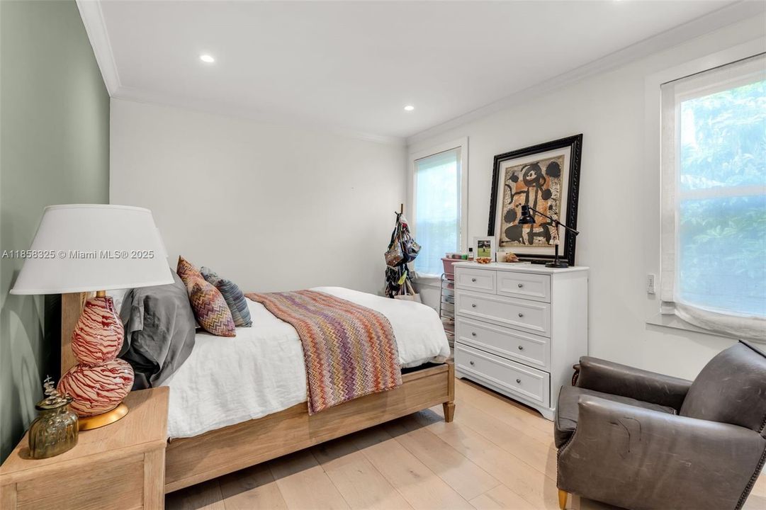 For Sale: $4,545,000 (6 beds, 5 baths, 3436 Square Feet)