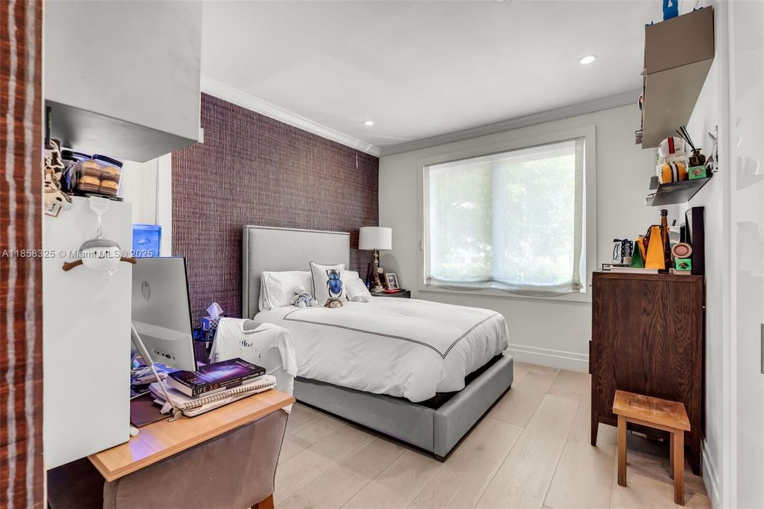 For Sale: $4,545,000 (6 beds, 5 baths, 3436 Square Feet)