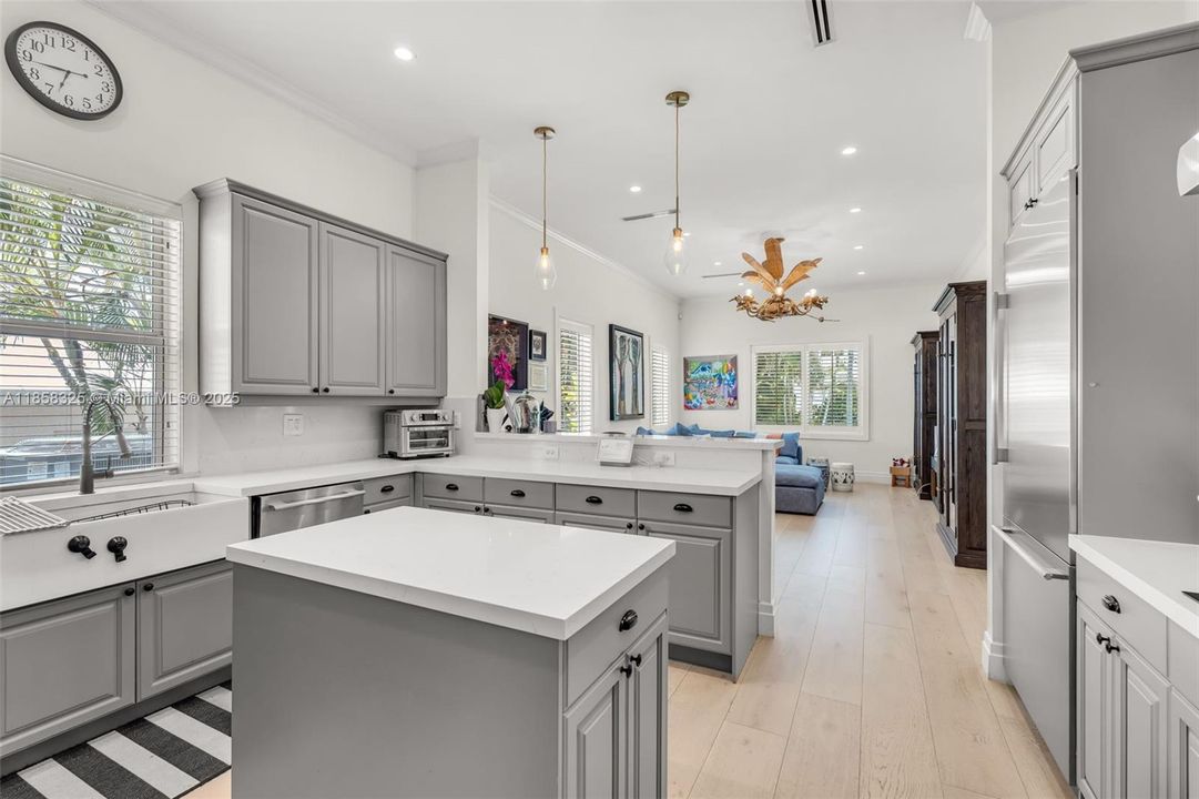 For Sale: $4,545,000 (6 beds, 5 baths, 3436 Square Feet)