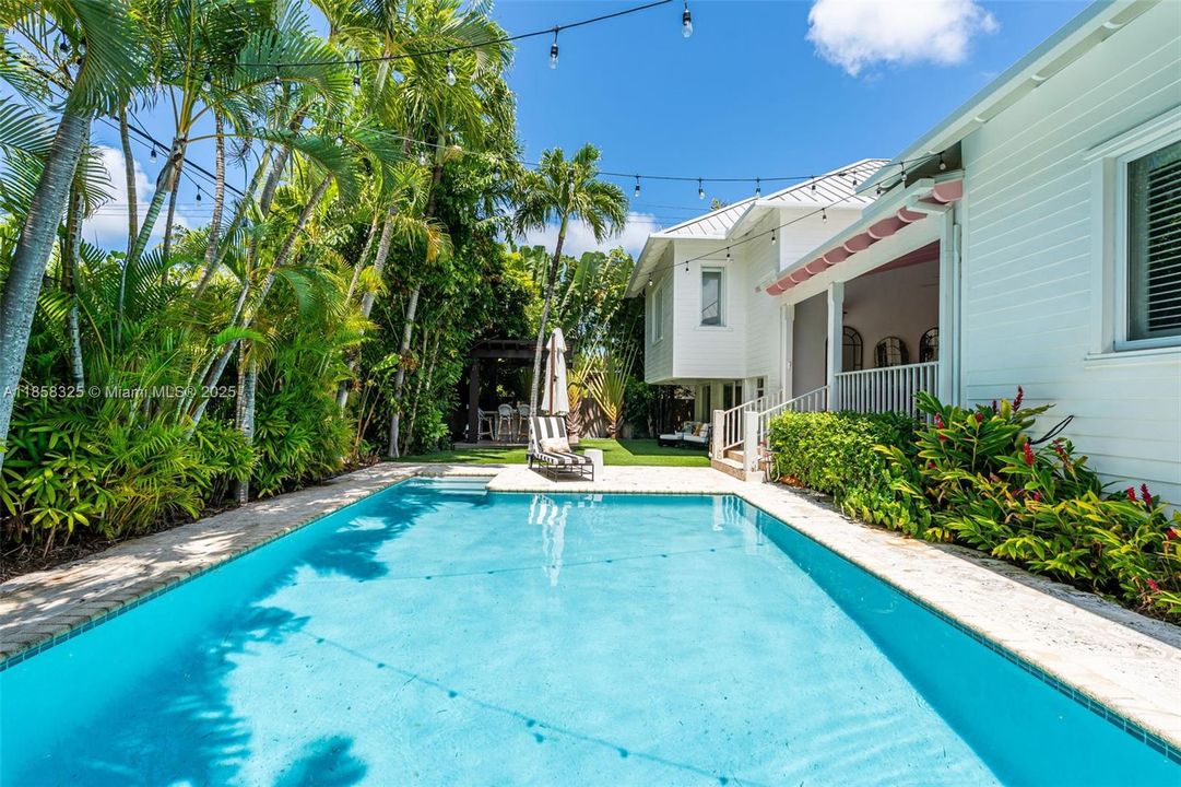 For Sale: $4,545,000 (6 beds, 5 baths, 3436 Square Feet)