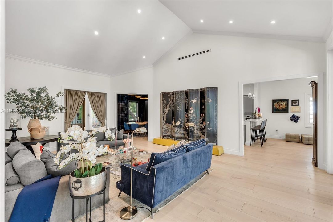 For Sale: $4,545,000 (6 beds, 5 baths, 3436 Square Feet)