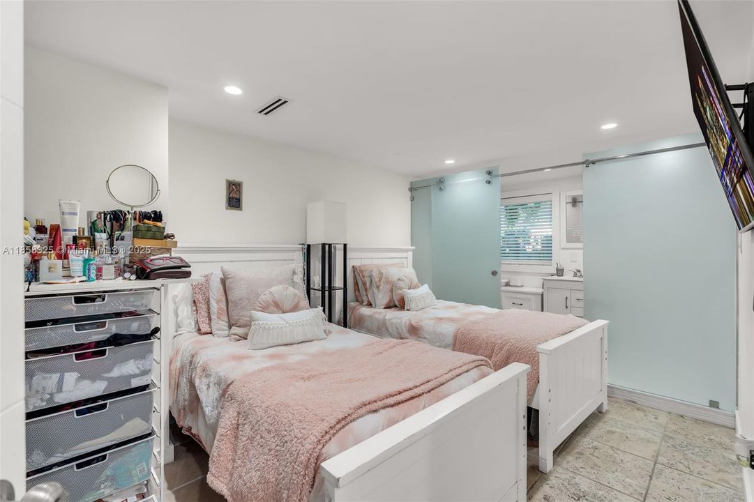 For Sale: $4,545,000 (6 beds, 5 baths, 3436 Square Feet)