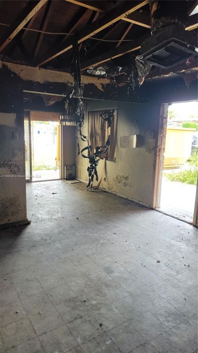 Recently Sold: $140,000 (3 beds, 1 baths, 1026 Square Feet)