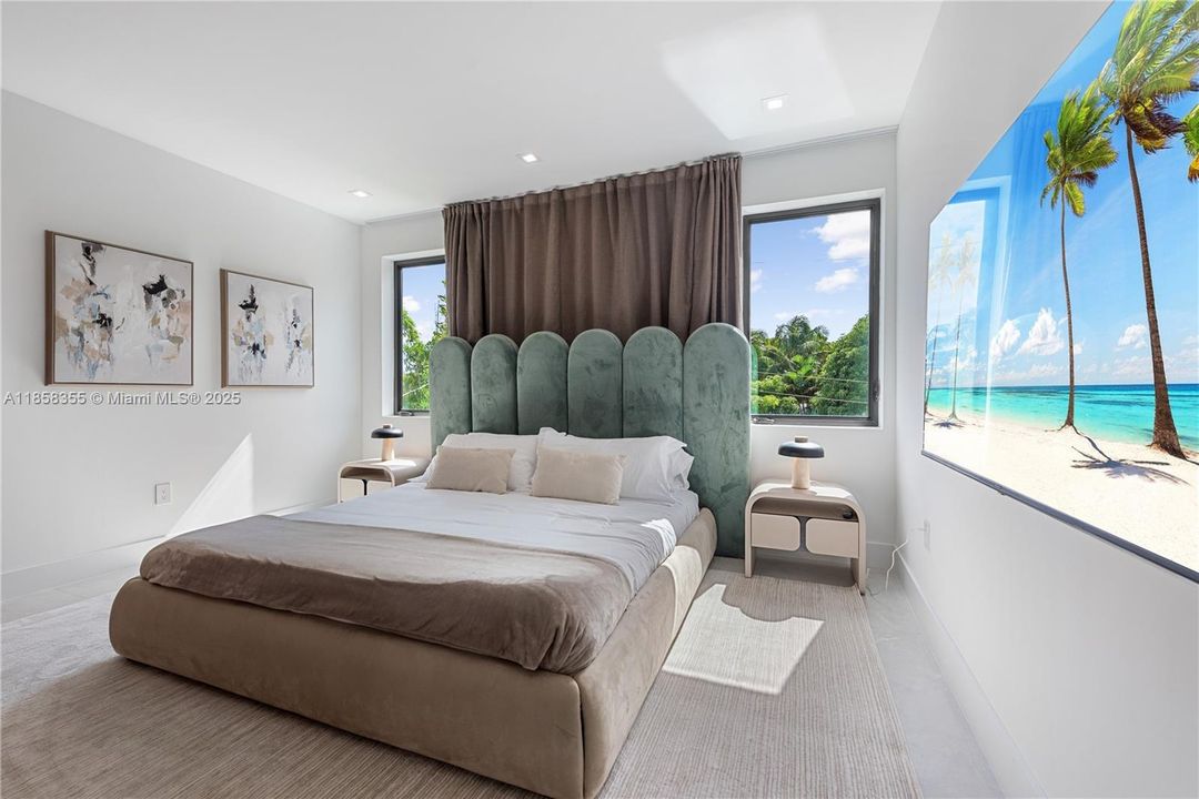 出租: $55,000 (9 贝兹, 7 浴室, 4729 平方英尺)