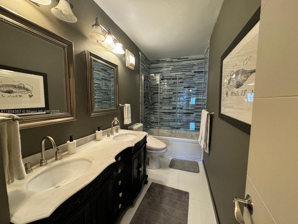 Недавно арендовано: $3,500 (2 спален, 2 ванн, 1380 Квадратных фут)