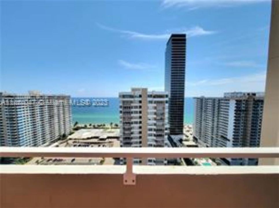 Недавно арендовано: $3,500 (2 спален, 2 ванн, 1380 Квадратных фут)