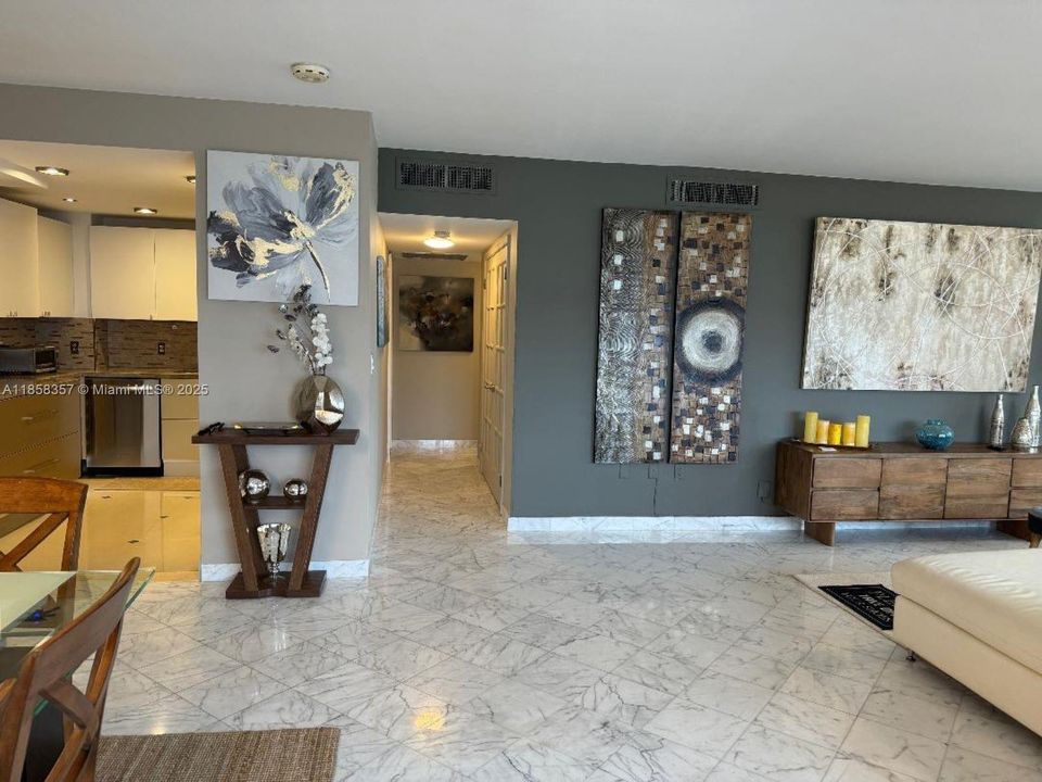 Недавно арендовано: $3,500 (2 спален, 2 ванн, 1380 Квадратных фут)