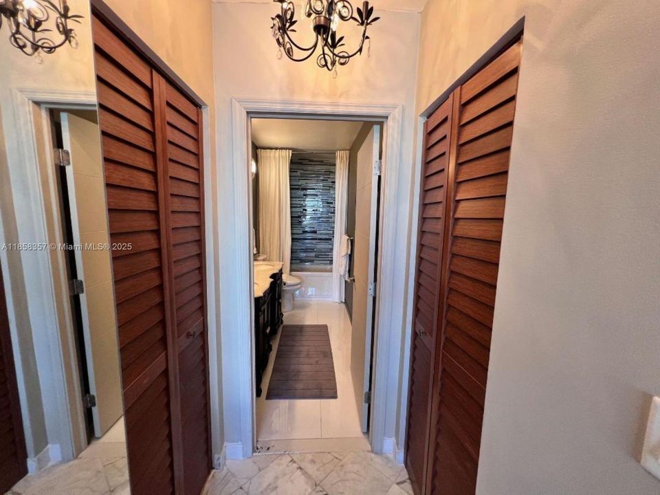 Недавно арендовано: $3,500 (2 спален, 2 ванн, 1380 Квадратных фут)