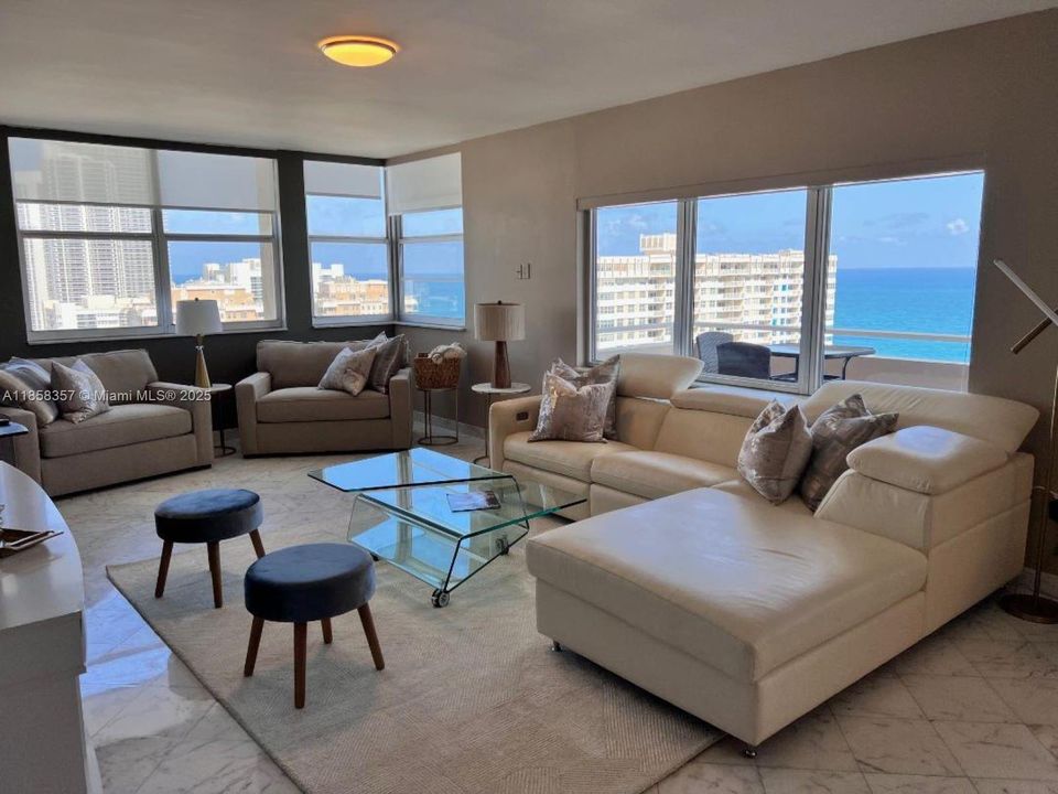 Недавно арендовано: $3,500 (2 спален, 2 ванн, 1380 Квадратных фут)