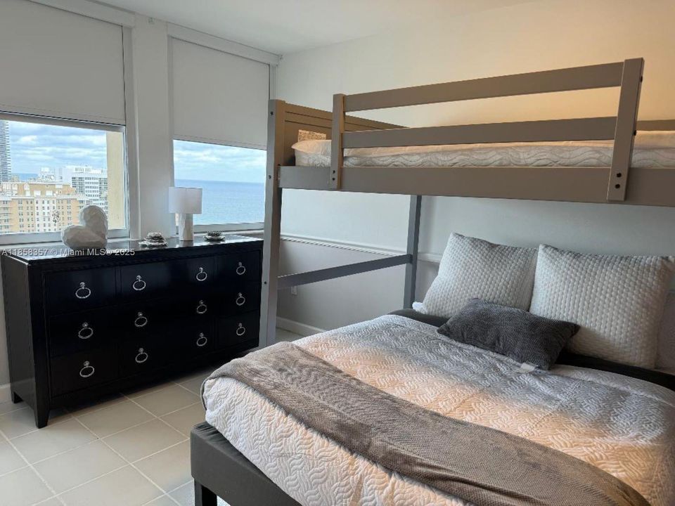 Недавно арендовано: $3,500 (2 спален, 2 ванн, 1380 Квадратных фут)