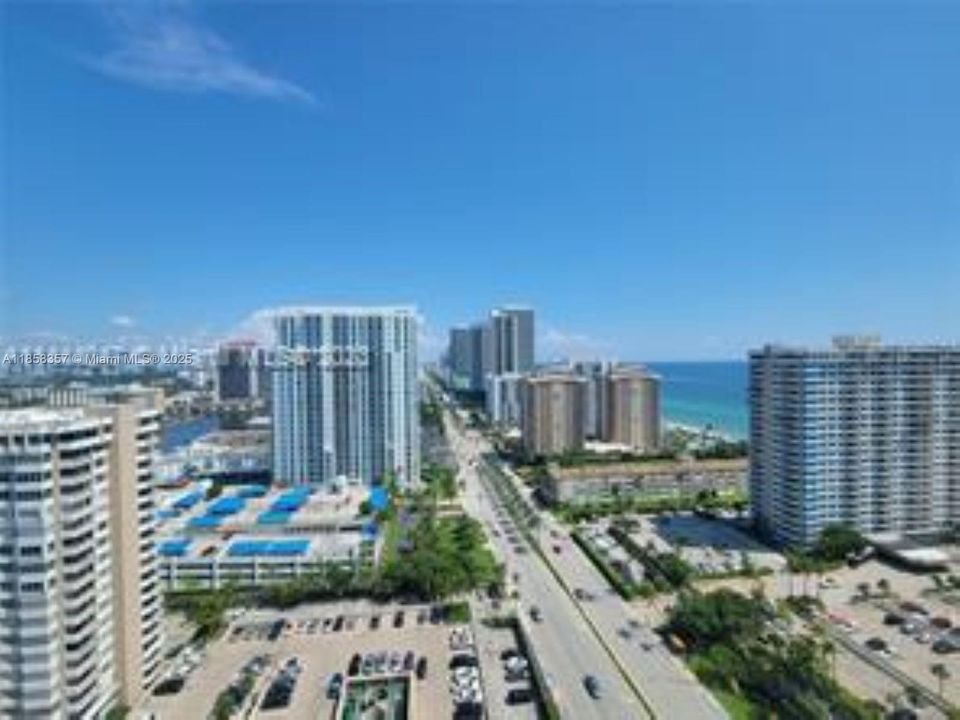 Недавно арендовано: $3,500 (2 спален, 2 ванн, 1380 Квадратных фут)