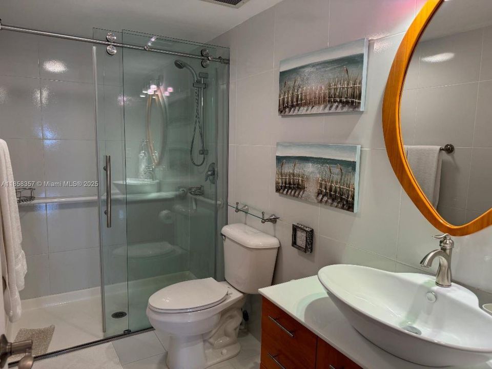 Недавно арендовано: $3,500 (2 спален, 2 ванн, 1380 Квадратных фут)