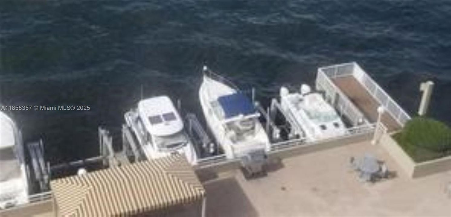 Недавно арендовано: $3,500 (2 спален, 2 ванн, 1380 Квадратных фут)