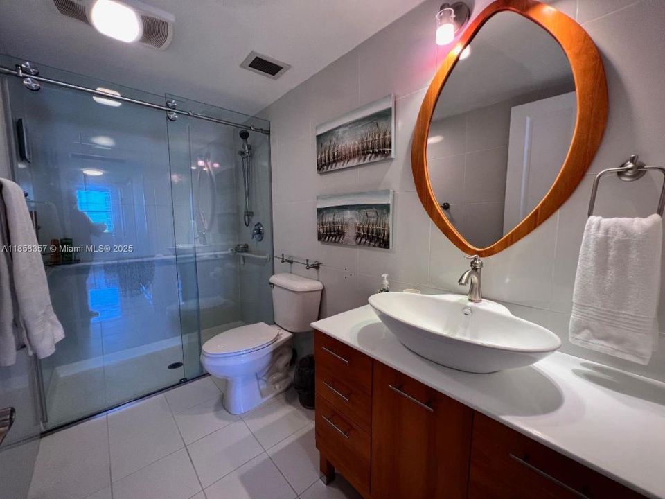 Недавно арендовано: $3,500 (2 спален, 2 ванн, 1380 Квадратных фут)