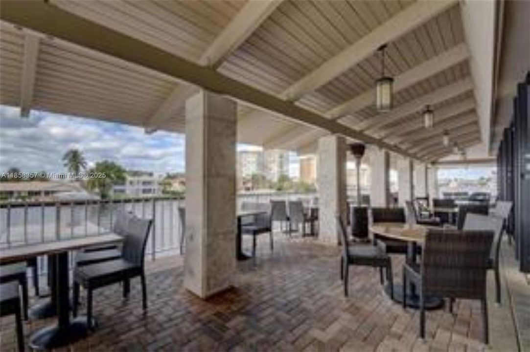 Недавно арендовано: $3,500 (2 спален, 2 ванн, 1380 Квадратных фут)